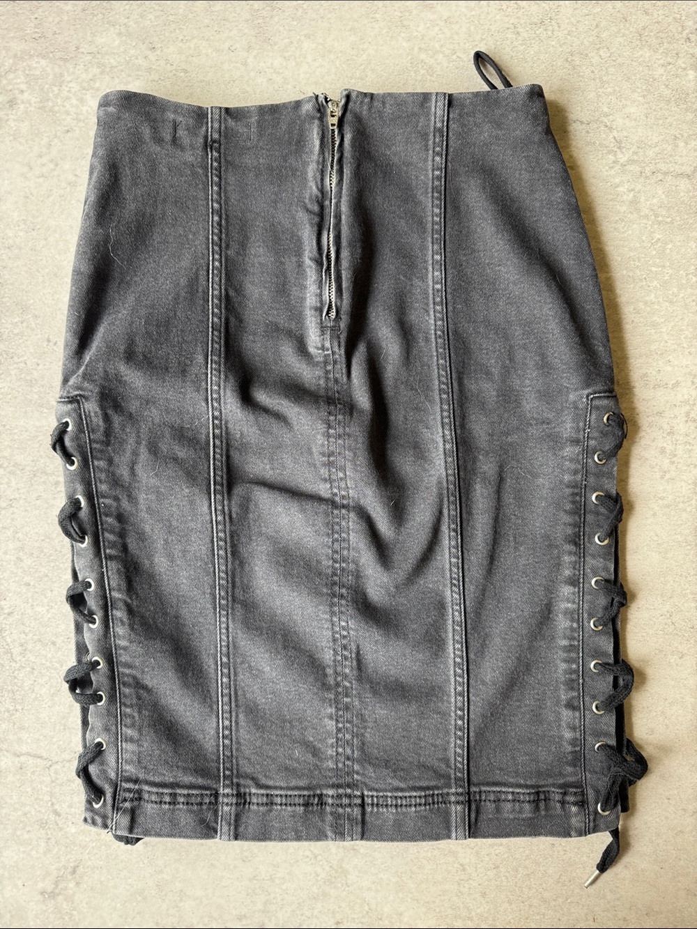 Free People Washed Black Lace Up Denim Mini Skirt Size 6 - Picture 3 of 6